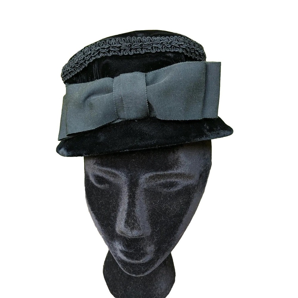 Vintage Womens Hat Velvet Grosgrain Ribbon Large Bow Black Church Old Money Goth